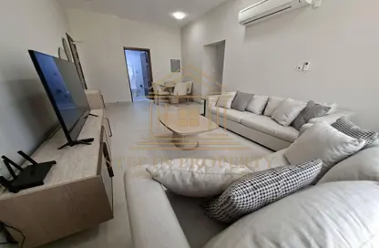 شقة - 3 غرف نوم - 3 حمامات للايجار في شارع انس - فريج بن محمود الشمالي - فريج بن محمود - الدوحة