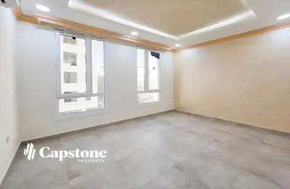 Apartment - 2 Bedrooms - 2 Bathrooms for rent in Umm Ghwailina Comm - Umm Ghuwalina - Umm Ghuwailina - Doha