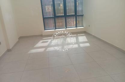 Apartment - 3 Bedrooms - 2 Bathrooms for rent in Fereej Bin Mahmoud - Doha Apartment - 3 Bedrooms - 2 Bathrooms for rent in Fereej Bin Mahmoud - Doha