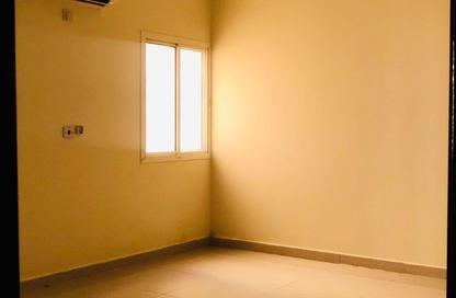 Apartment - 2 Bedrooms - 2 Bathrooms for rent in Bin Omran 35 - Fereej Bin Omran - Doha