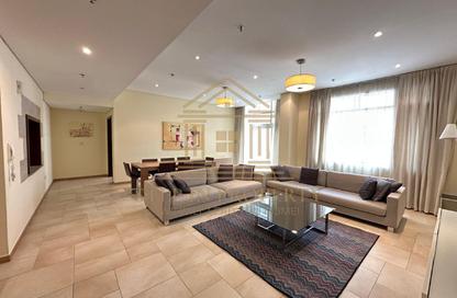 Apartment - 3 Bedrooms - 5 Bathrooms for rent in Ramada Commercial Building - Al Rawabi Street - Al Muntazah - Doha