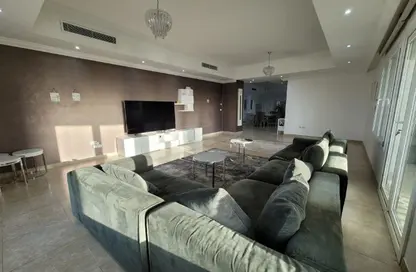 شقة - 3 غرف نوم - 4 حمامات للايجار في طريق بورتو الشرقي - بورتو أرابيا - جزيرة اللؤلؤة - الدوحة