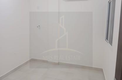 شقة - 2 غرف نوم - 1 حمام للايجار في ام غوالينا تجارية - ام غويلينا - أم غويلينا - الدوحة