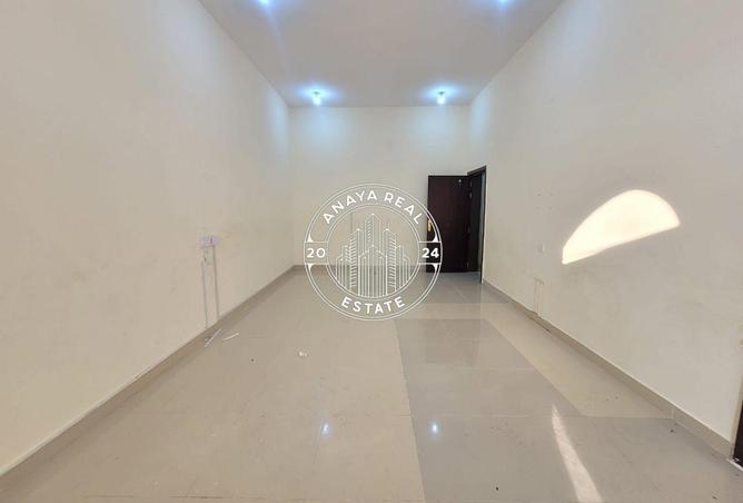 58201140 - Property Image 2