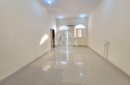 Villa - 1 Bedroom - 1 Bathroom for rent in Umm Al Seneem Street - Ain Khaled - Doha