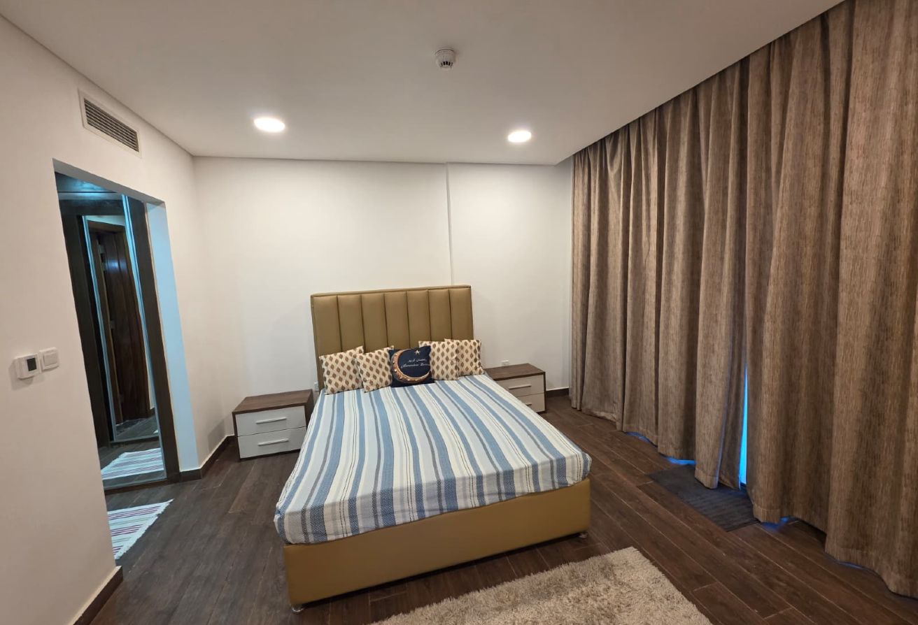luxurious 1 BHK I FF I EXL I POOL & GYM I Balcony thumbnail 6