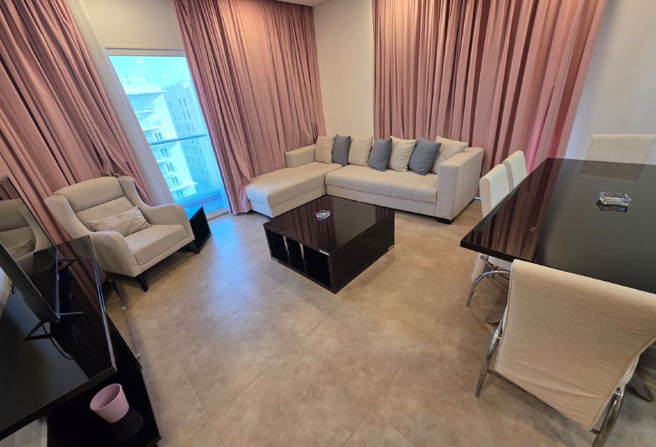 luxurious 1 BHK I FF I EXL I POOL & GYM I Balcony thumbnail 3