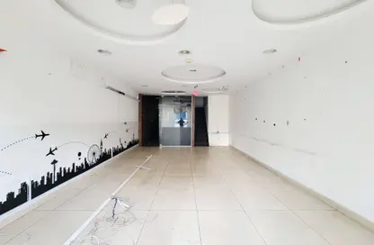 Shop - Studio - 1 Bathroom for rent in Al Khalidiya Street - Najma - Doha