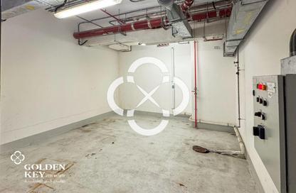 Warehouse - Studio for rent in Al Shatt Street - West Bay - Doha