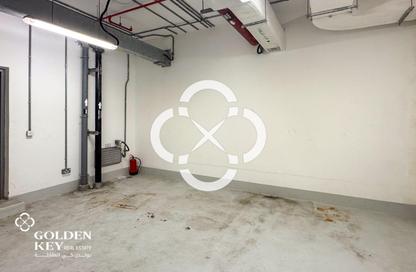 Warehouse - Studio for rent in Al Shatt Street - West Bay - Doha
