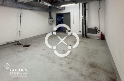 Warehouse - Studio for rent in Al Shatt Street - West Bay - Doha