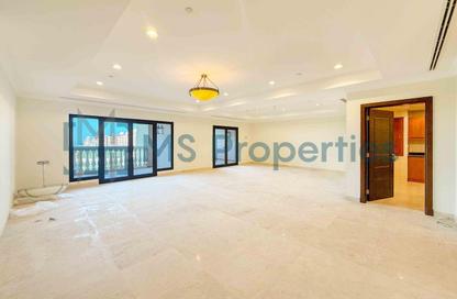 Apartment - 2 Bedrooms - 3 Bathrooms for rent in West Porto Drive - Porto Arabia - The Pearl Island - Doha