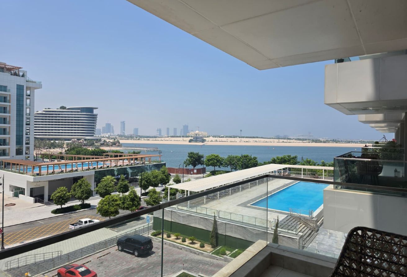 SWIMMING POOL OVERLOOKING SEA VIEW| NEAR VENDOME thumbnail 16