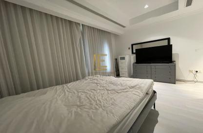 Apartment - 1 Bedroom - 2 Bathrooms for rent in East Porto Drive - Porto Arabia - The Pearl Island - Doha