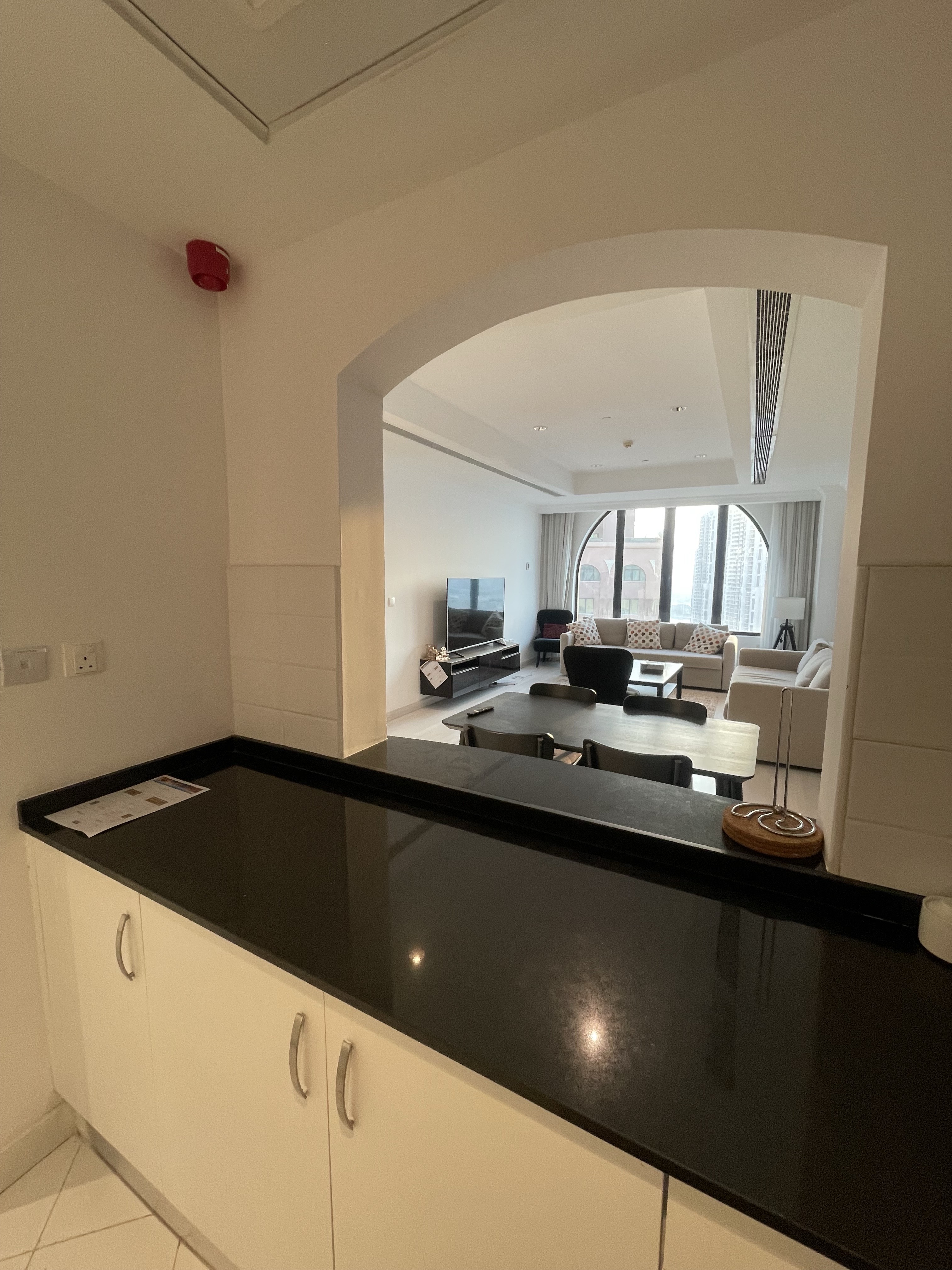 LAVIIS FF 1 BEDROOM APARTMENT IN HEART OF PEARL thumbnail 6