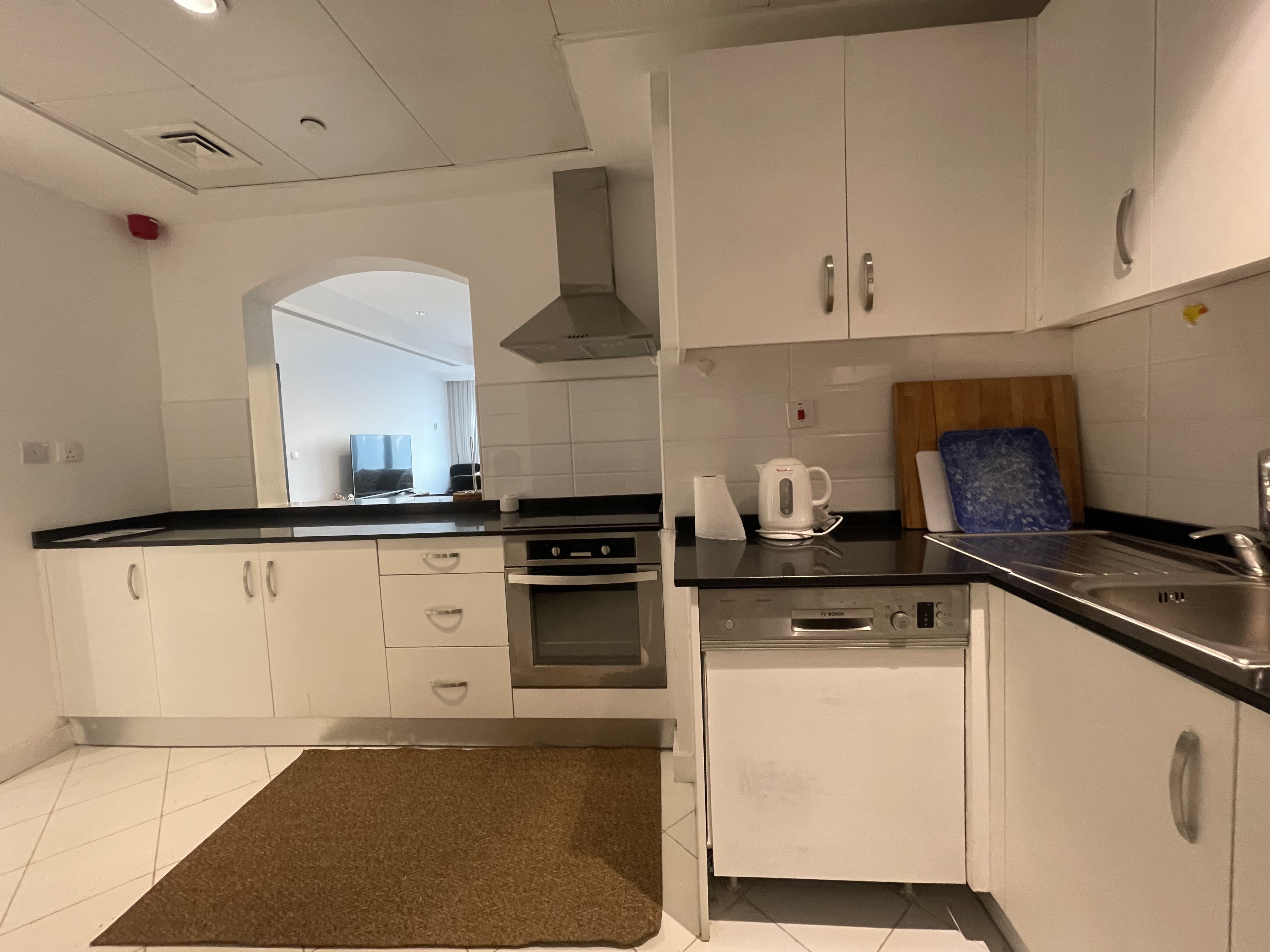 LAVIIS FF 1 BEDROOM APARTMENT IN HEART OF PEARL thumbnail 7