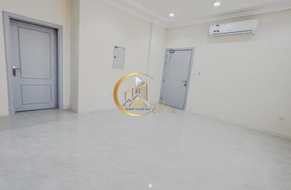 Apartment - 1 Bedroom - 1 Bathroom for rent in Abu Talha Street - Fereej Bin Omran - Doha