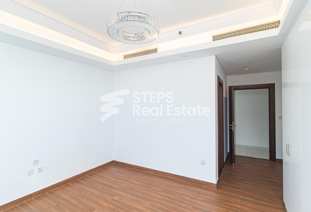 Spacious Sea View Apartment with Bills Included