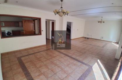 Compound - 3 Bedrooms - 3 Bathrooms for rent in Al Nasr Street - Al Nasr - Doha