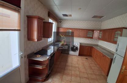 Compound - 3 Bedrooms - 3 Bathrooms for rent in Al Nasr Street - Al Nasr - Doha