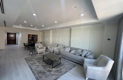 Apartment - 2 Bedrooms - 3 Bathrooms for sale in West Porto Drive - Porto Arabia - The Pearl Island - Doha Apartment - 2 Bedrooms - 3 Bathrooms for sale in West Porto Drive - Porto Arabia - The Pearl Island - Doha