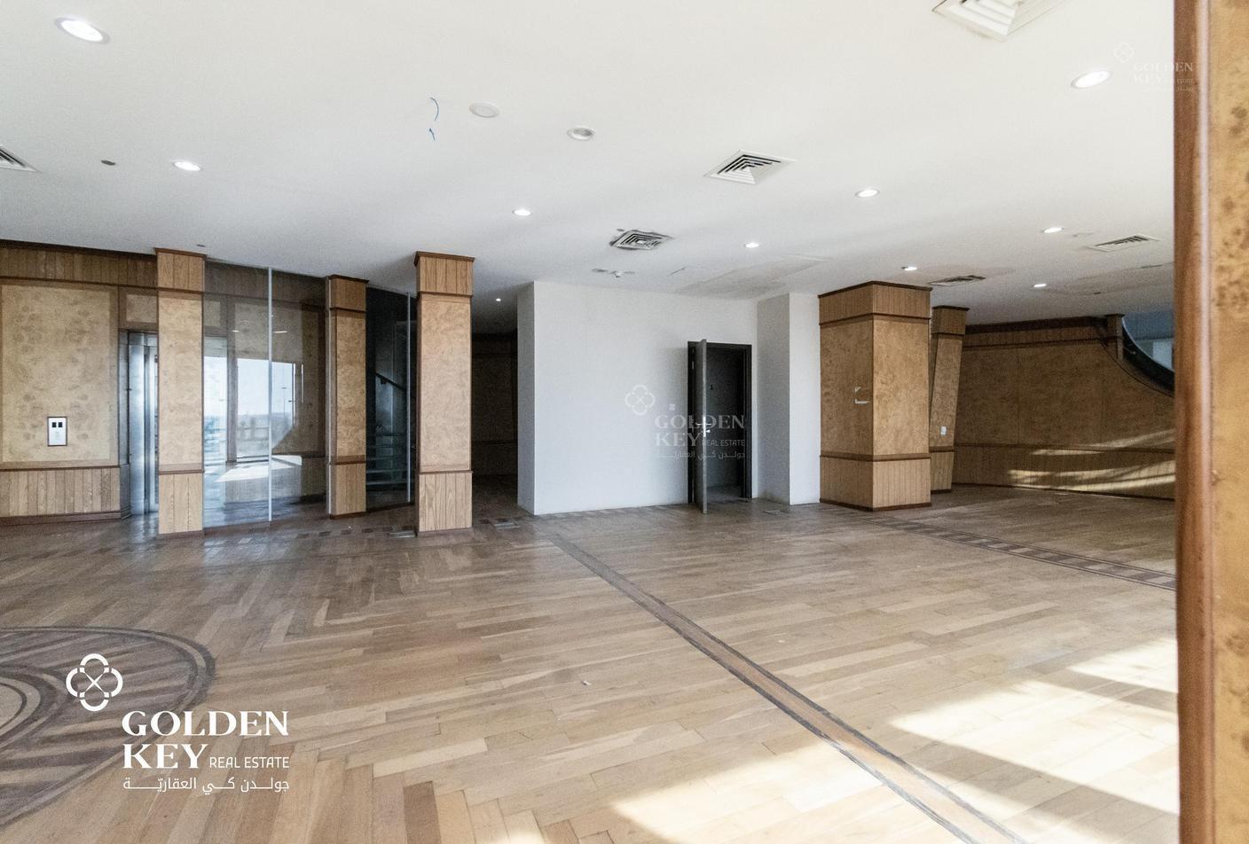 Versatile Commercial Building In Prime Location.