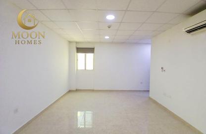 Apartment - Studio - 1 Bathroom for rent in Muntazah 7 - Al Muntazah - Doha