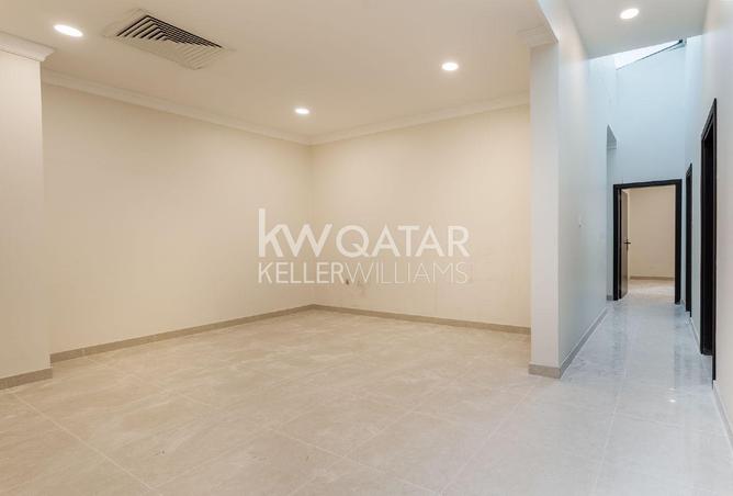 54297449 - Property Image 2