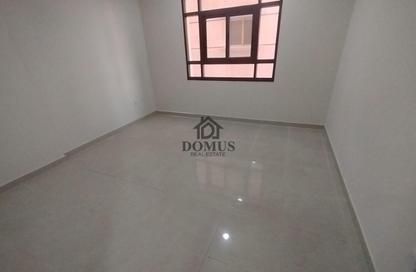 Apartment - 2 Bedrooms - 2 Bathrooms for rent in Thabit Bin Zaid Street - Al Mansoura - Doha