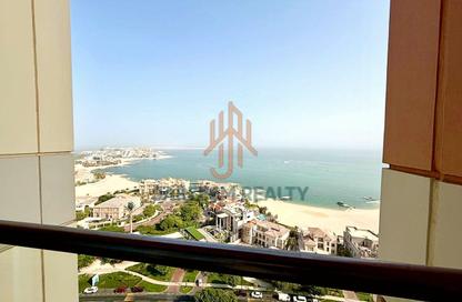 Apartment - 2 Bedrooms - 3 Bathrooms for sale in Viva East - Viva Bahriyah - The Pearl Island - Doha
