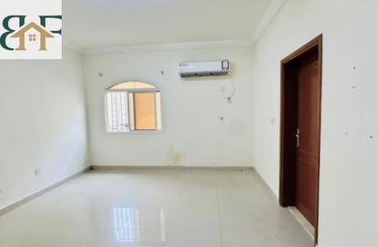 Apartment - 3 Bedrooms - 3 Bathrooms for rent in Al Mansoura - Al Mansoura - Doha