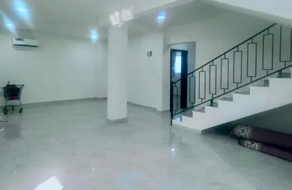 Villa - 5 Bedrooms - 6 Bathrooms for rent in Bu Hamour Street - Abu Hamour - Doha
