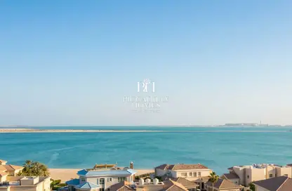 Apartment - 1 Bedroom - 2 Bathrooms for rent in Tower 28 - Porto Arabia - The Pearl Island - Doha