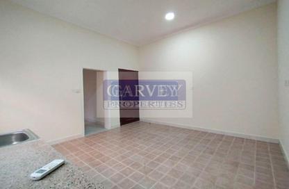 Apartment - Studio - 1 for rent in Al Dafna - Al Dafna - Doha