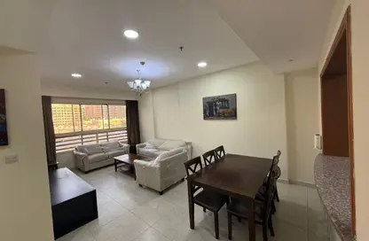 شقة - 2 غرف نوم - 3 حمامات للايجار في فريج بن محمود - الدوحة