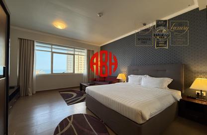 Apartment - Studio - 1 for rent in West Bay Tower - West Bay - West Bay - Doha