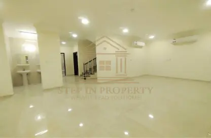 Villa - 6 Bedrooms - 6 Bathrooms for rent in Al Kheesa - Al Kheesa - Umm Salal Mohammed