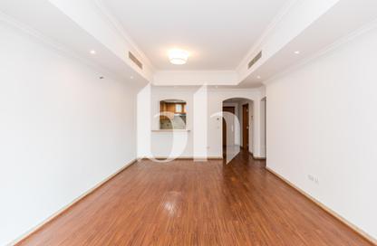 Apartment - 2 Bedrooms - 3 Bathrooms for rent in East Porto Drive - Porto Arabia - The Pearl Island - Doha
