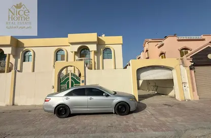 فيلا - 5 غرف نوم - 5 حمامات للايجار في الهلال - الهلال - الدوحة