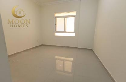 Apartment - 2 Bedrooms - 2 Bathrooms for rent in Al Mansoura - Al Mansoura - Doha