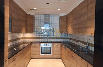 Apartment - 2 Bedrooms - 3 Bathrooms for rent in Tower 7 (Ferrari Tower) - Porto Arabia - The Pearl Island - Doha