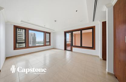 Apartment - 2 Bedrooms - 3 Bathrooms for rent in Marina Gate - Porto Arabia - The Pearl Island - Doha