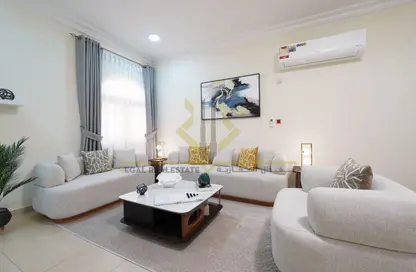 Apartment - 2 Bedrooms - 2 Bathrooms for rent in Madinat Khalifa South - Madinat Khalifa - Doha