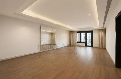 Apartment - 1 Bedroom - 2 Bathrooms for sale in West Porto Drive - Porto Arabia - The Pearl Island - Doha