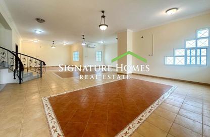 Villa - 5 Bedrooms - 5 Bathrooms for rent in Mamoura 18 - Al Maamoura - Doha