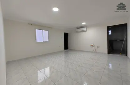 Apartment - 2 Bedrooms - 2 Bathrooms for rent in Anas Street - Fereej Bin Mahmoud North - Fereej Bin Mahmoud - Doha