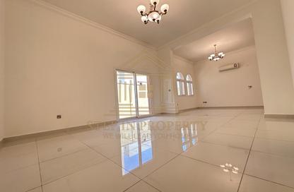 Villa - 4 Bedrooms - 5 Bathrooms for rent in Bu Hamour Street - Abu Hamour - Doha