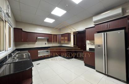 Villa - 4 Bedrooms - 5 Bathrooms for rent in Bu Hamour Street - Abu Hamour - Doha