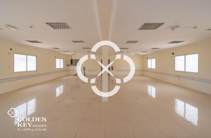 Warehouse - Studio - 6 Bathrooms for rent in Industrial Area 1 - Industrial Area - Doha