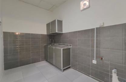 Apartment - Studio - 1 for rent in Onaiza Street - Diplomatic Area - Doha